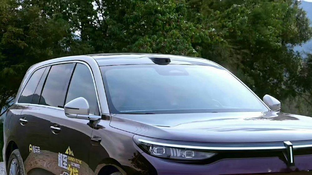 五一自驾哪个省最美  自驾云南，德贡公路雨雾多，高原缺氧挑战大。《懂车帝极致之旅