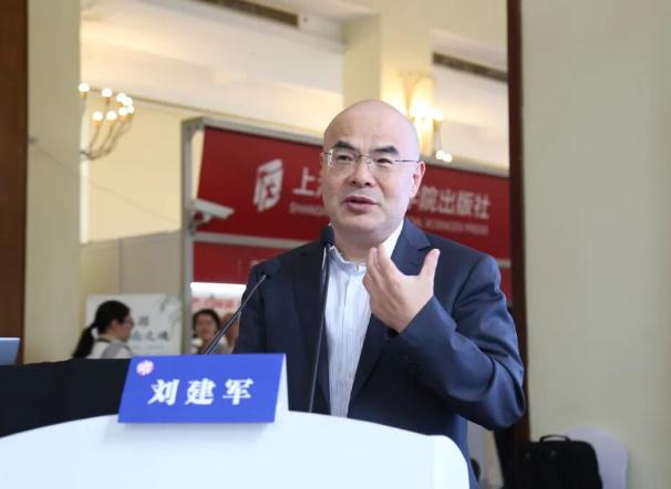 这话说出来，不少学者脸都挂不住了！

复旦一位知名学者在论文里抛出狠观点，"所有