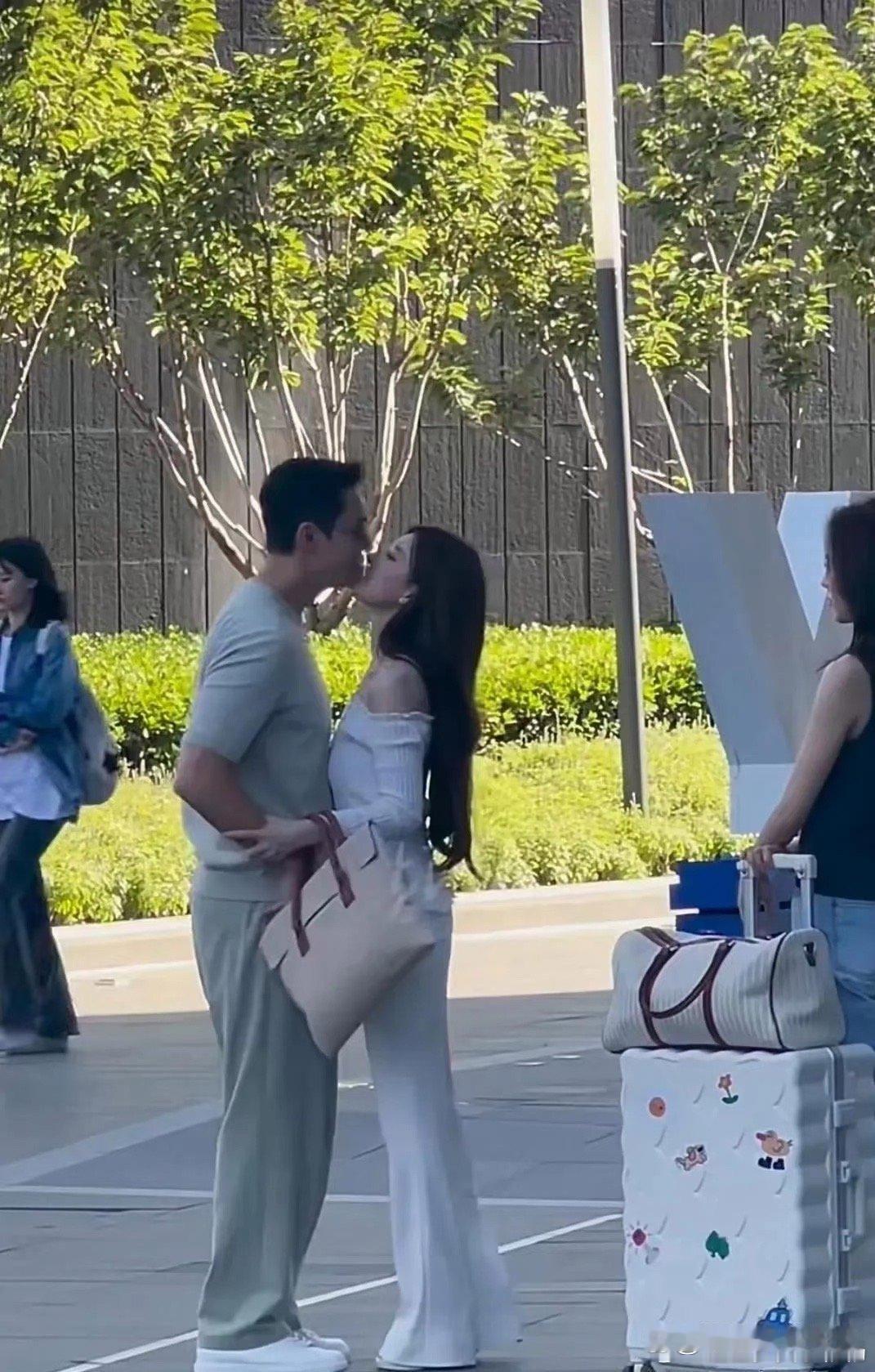 赵露思身材已经这么好了吗？ ​​​