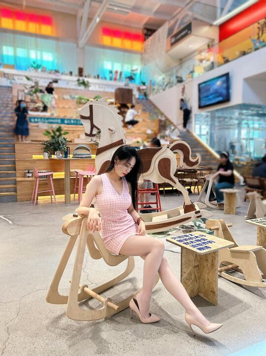 木雕和咖啡的结合艺术馆可真是太棒啦
