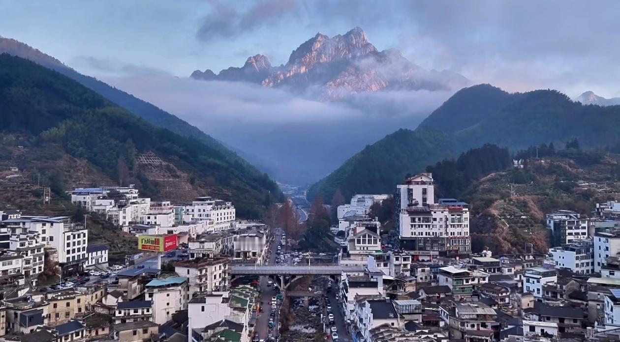 我们现在有一些人，学上的不咋地，但是却搞了一个比较光鲜的学历，其实很多都是花钱买