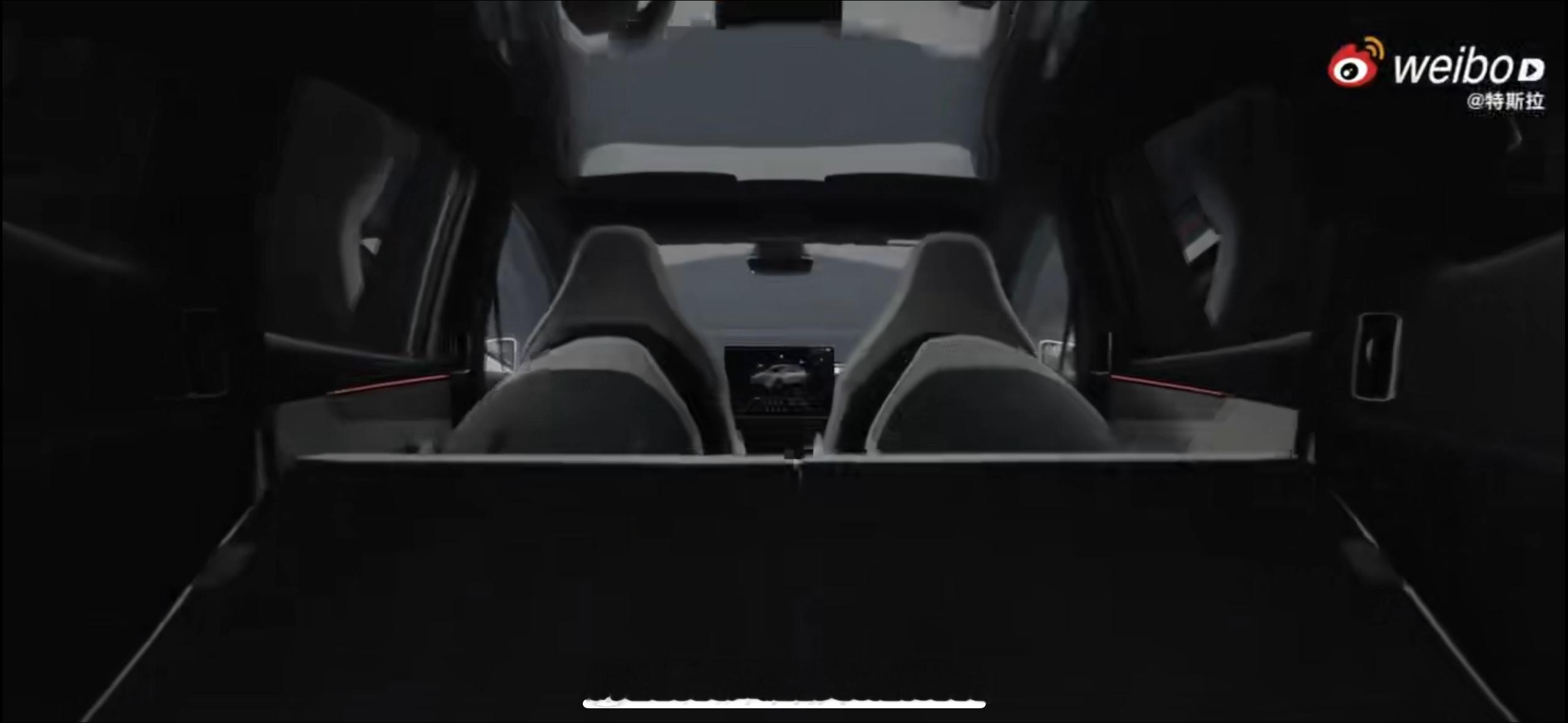 特斯拉ModelYL内饰图曝光     特斯拉 Model Y L ，刚刚上架中