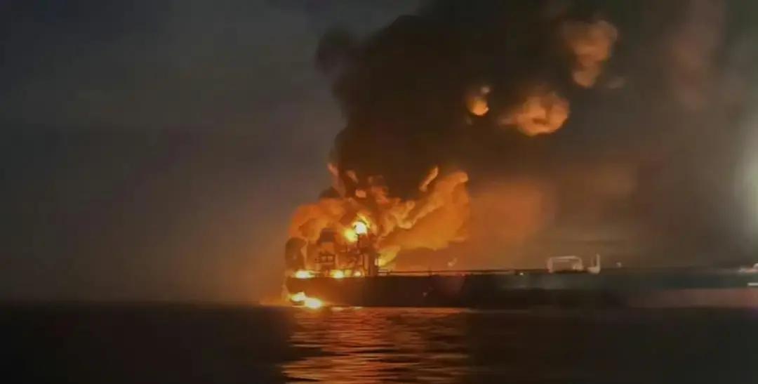 出手了！乌克兰表态！
 
先把话摆正：这两天乌方渠道亮出一段海上无人艇的第一视角