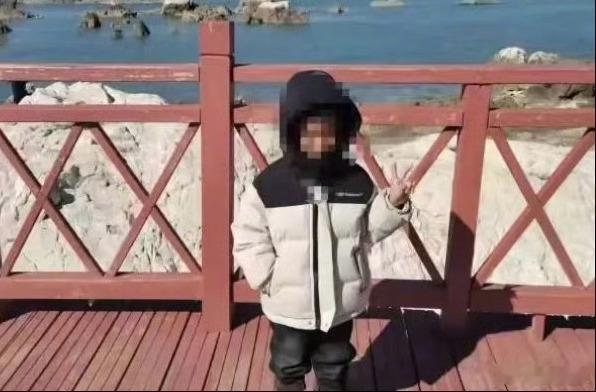 最新，山西临猗“男孩被生母继父虐待致死案”继父王某虎被判死刑 ，生母谢某朵被判无