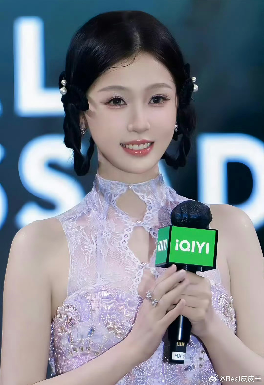 虞书欣工作室 审美怎么差别这么大 