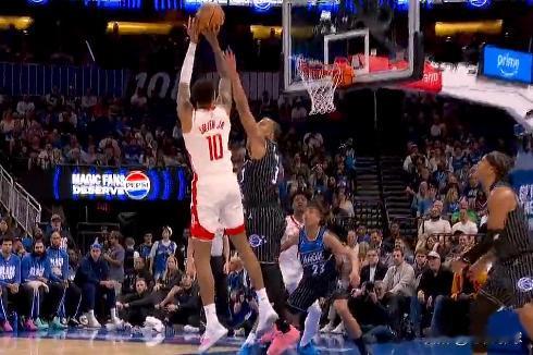 小贾巴里史密斯打的真好！真是练出来了，连续干拔中距离神似杜兰特




小贾巴里