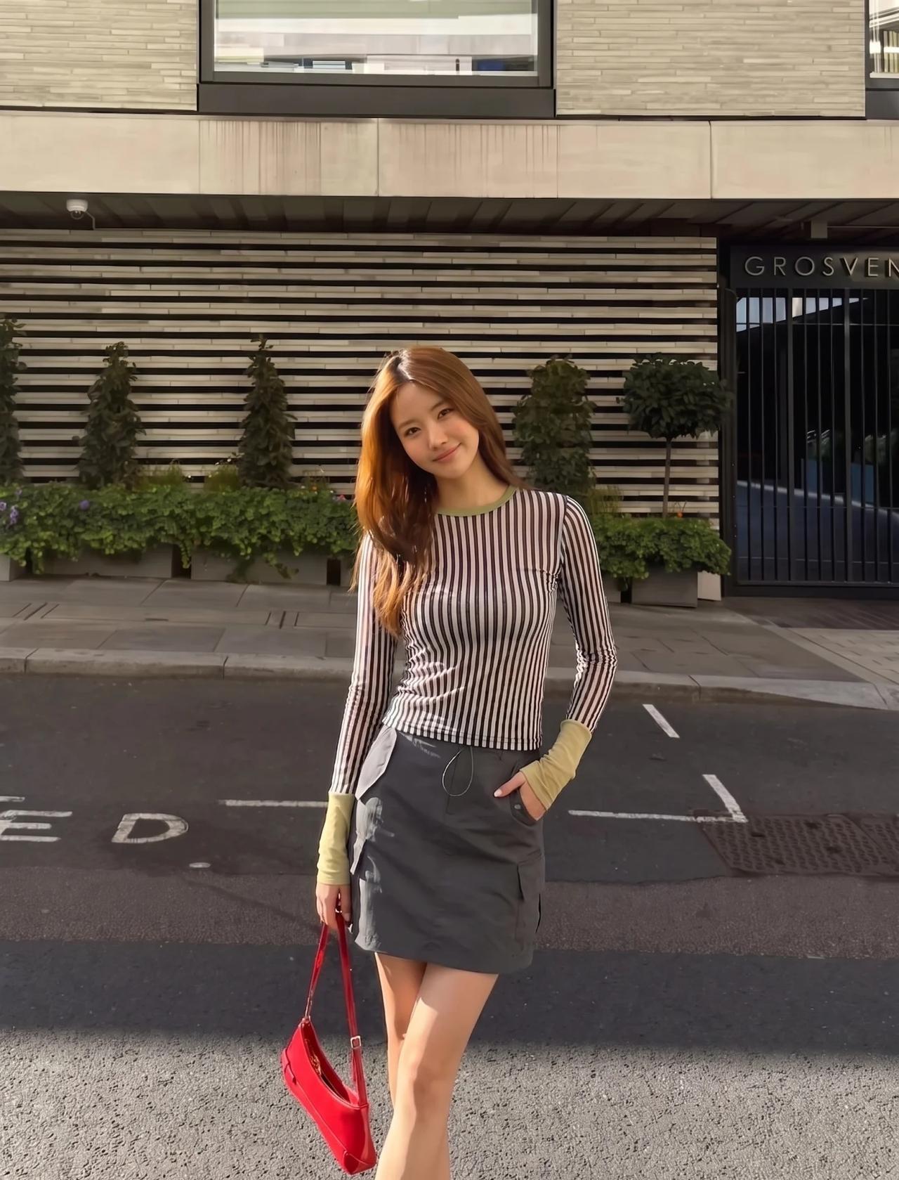 167/51｜就爱这种干净清爽的韩系穿搭～
出门逛街偶遇好阳光，随手站路边拍了几