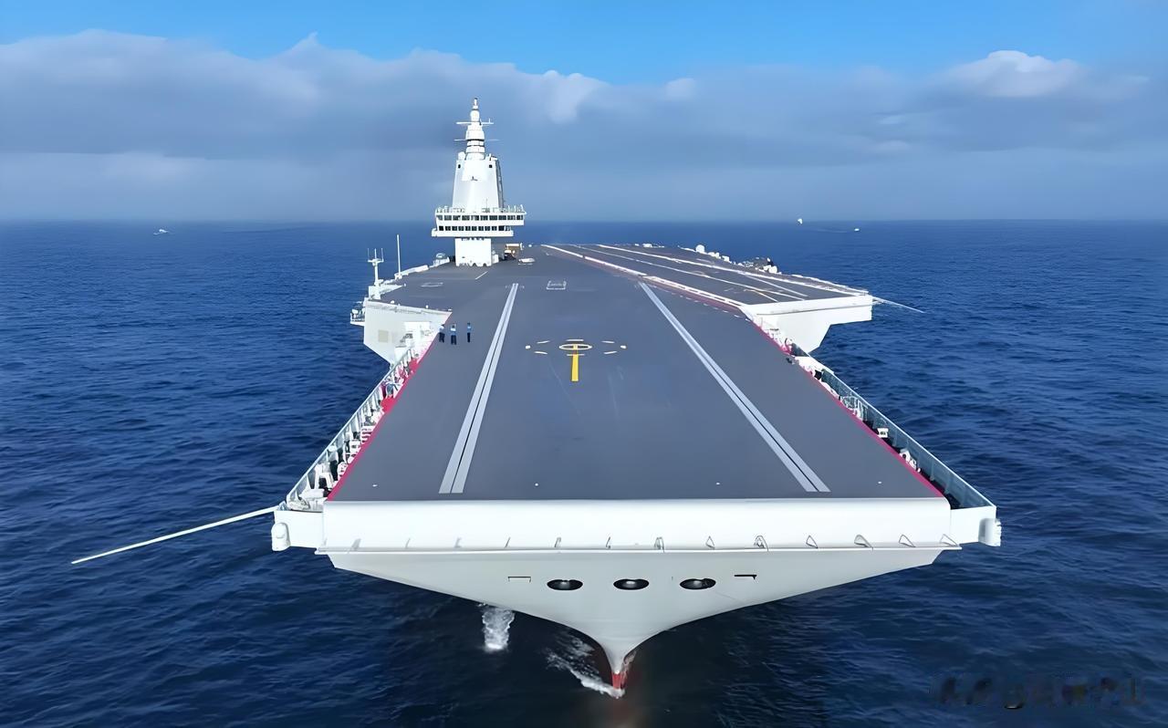 【特朗普要来访了！中国用004航母同日下水作为大礼，是否合适？】特朗普快要来访了