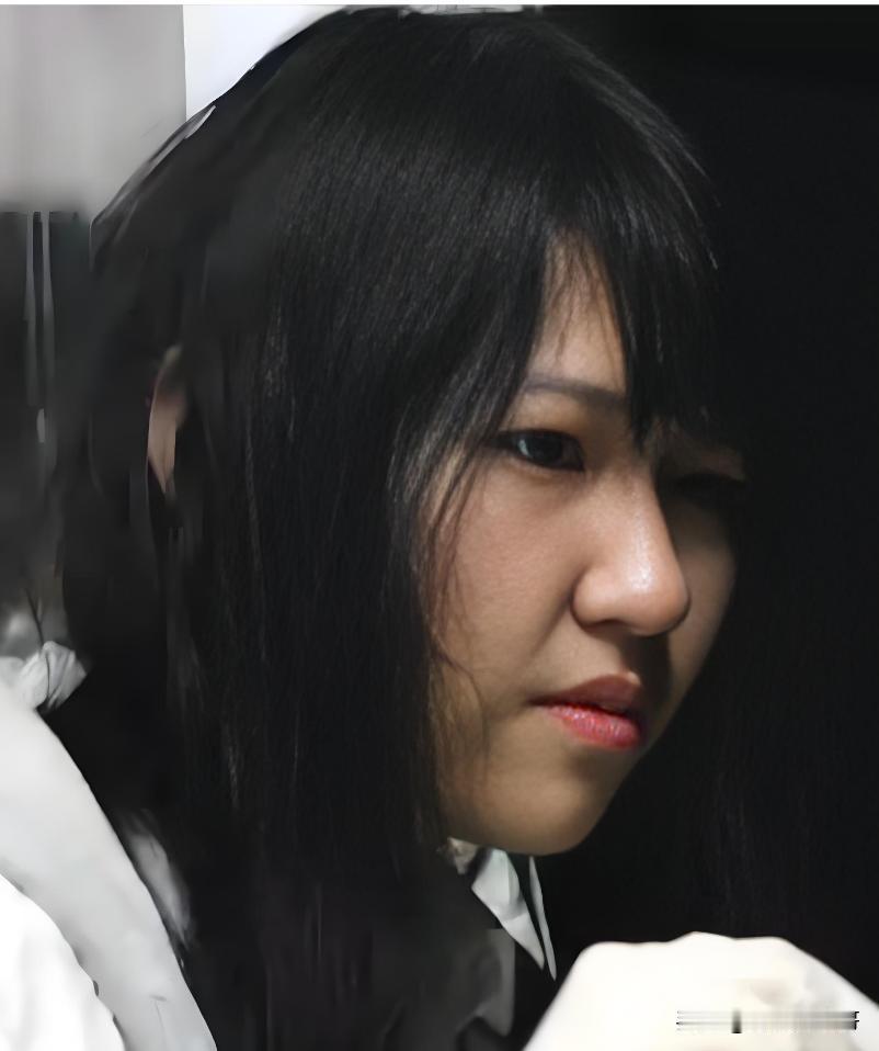 张祎蕊，来自东北师大附中的超级学霸，清华天才少女，获本科生最高荣誉，特等奖学金当