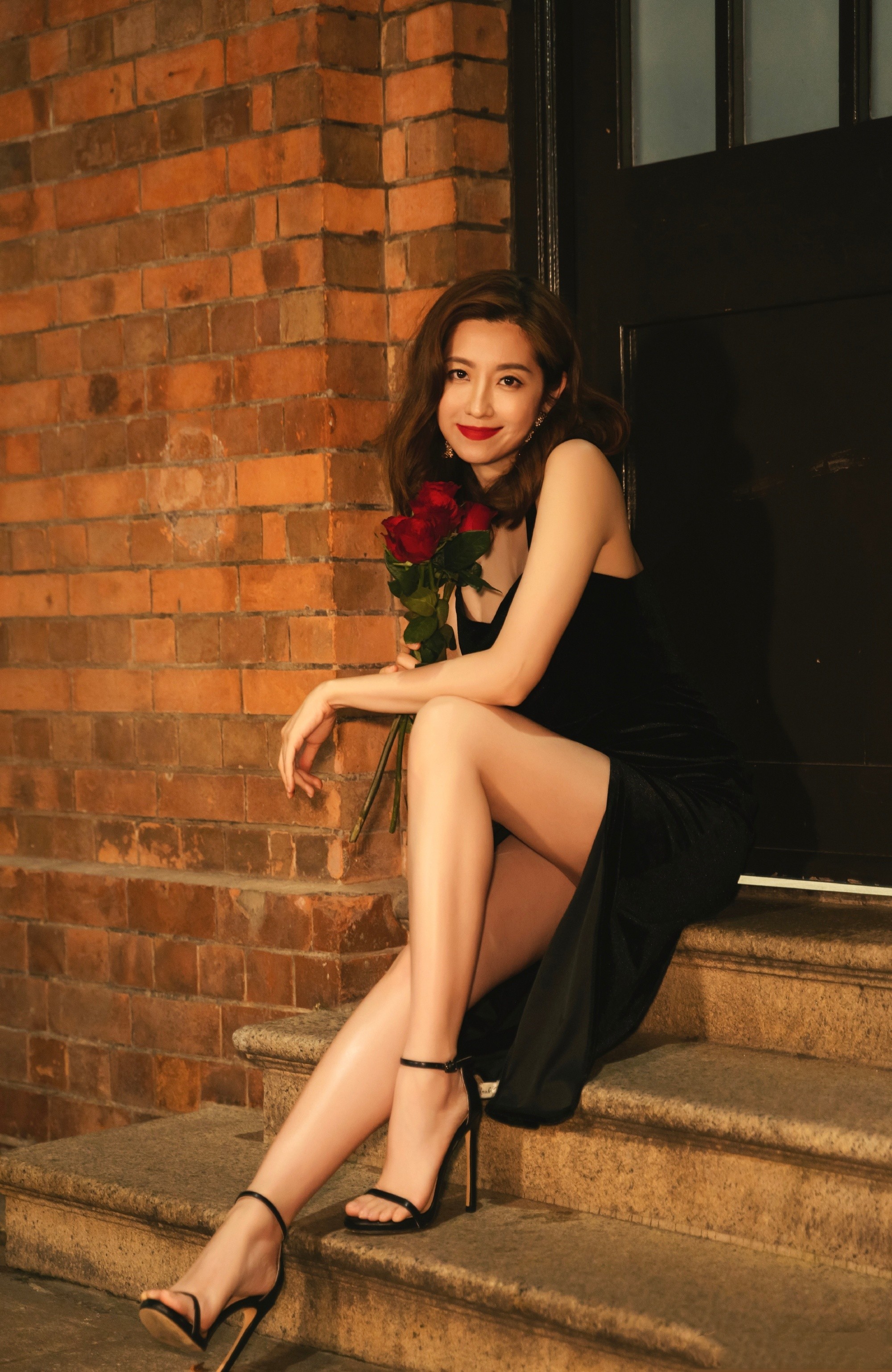 陈自瑶，秋日八月，条纹吊带，甜酷自在 ​​​