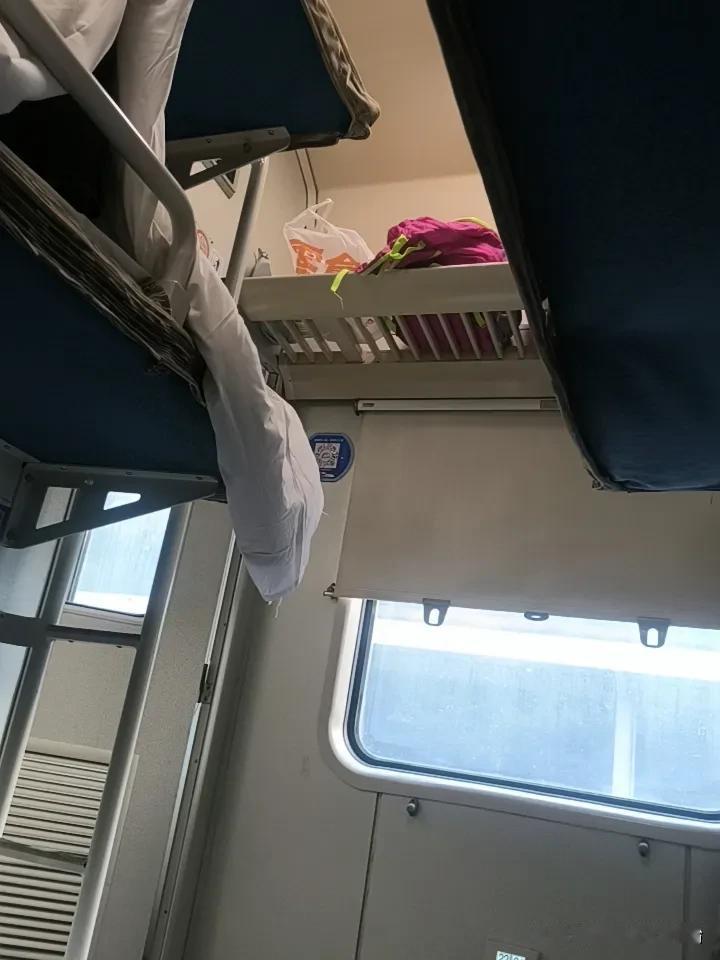 脑梗病人，第三次出发北京谋生，有朋友持怀疑态度。

第一次去北京，还是几十年前的