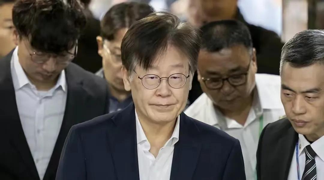 据韩联社27日消息，首尔中央地方法院当天凌晨公布了对最大在野党共同民主党党首李在