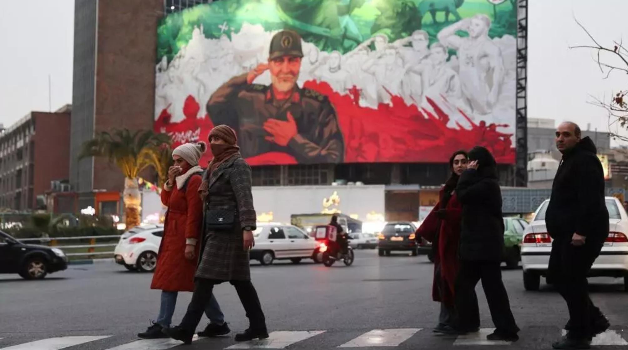 【德黑兰强硬回应特朗普：任何干预都将触及“红线”】海外新鲜事 伊朗境内持续多日的