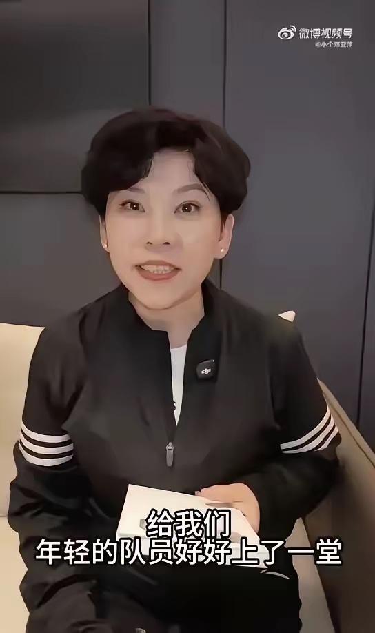 知名乒乓球评论员邓亚萍爆料，即将开启的全球最高中国乒超联赛拒绝了35人的外员申请