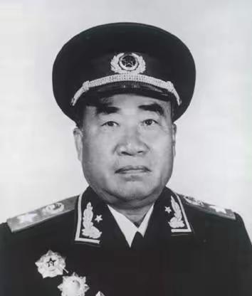 1983年，朱德最疼爱的孙子被执行死刑。次日，康克清照常上班，她刚上车就对司机说
