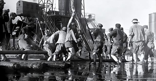 1930年，日本人在大庆疯狂找油田，为此打了很多口井，但没想到，其中一口井只需要