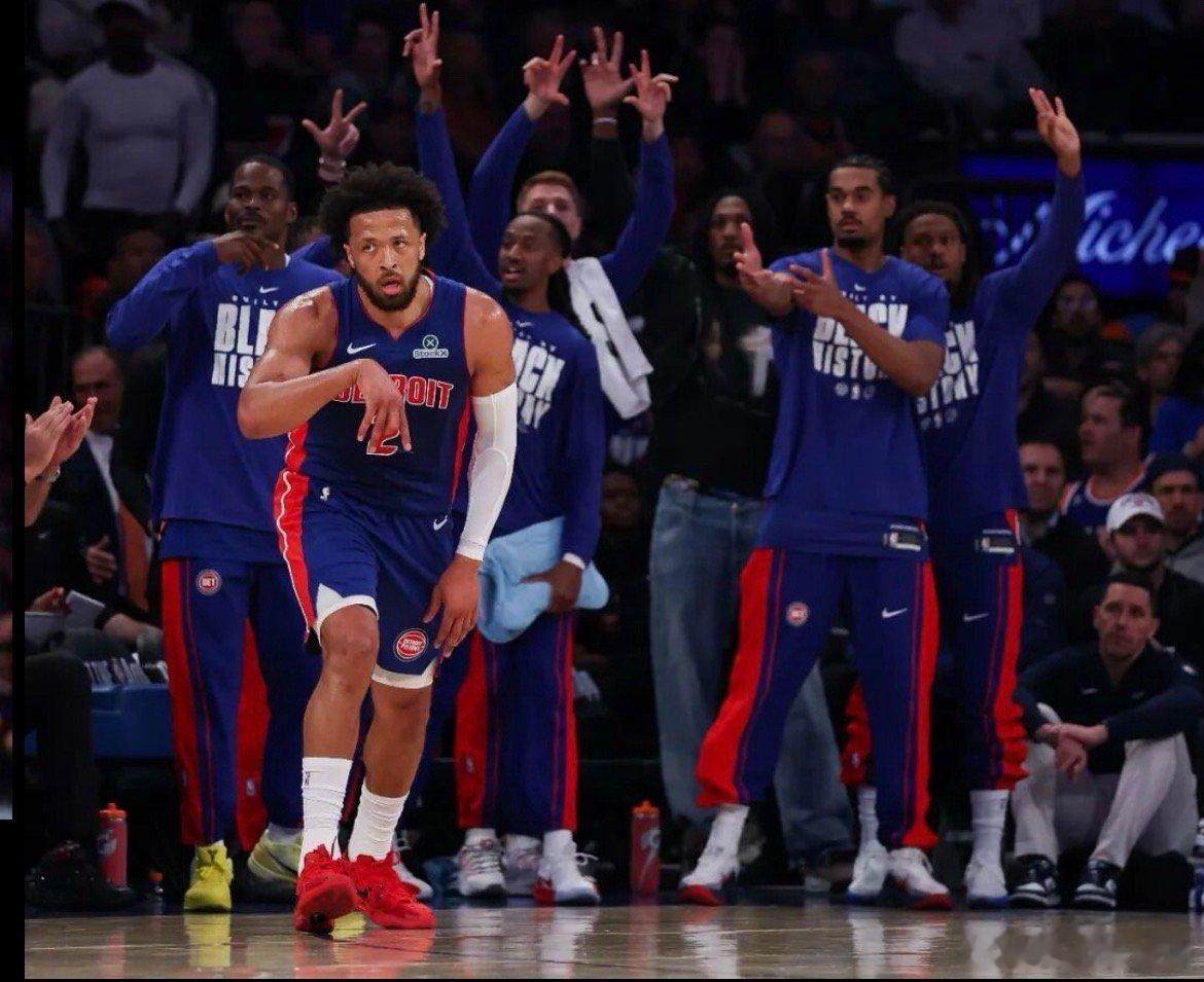 坎宁安离MVP还有多远？昨天坎宁安点燃麦迪逊花园，42分13助攻：上一个在麦迪逊