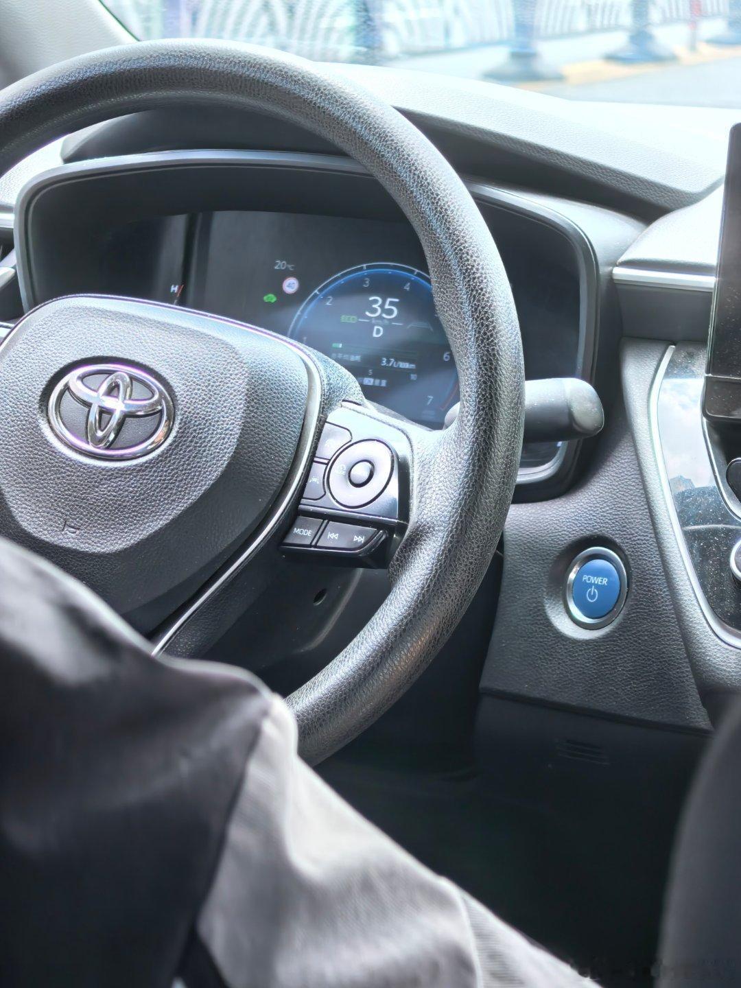 打了一辆雷凌，THS表显油耗从我上车，到抵达，始终是3.7这么低的真实油耗，油价