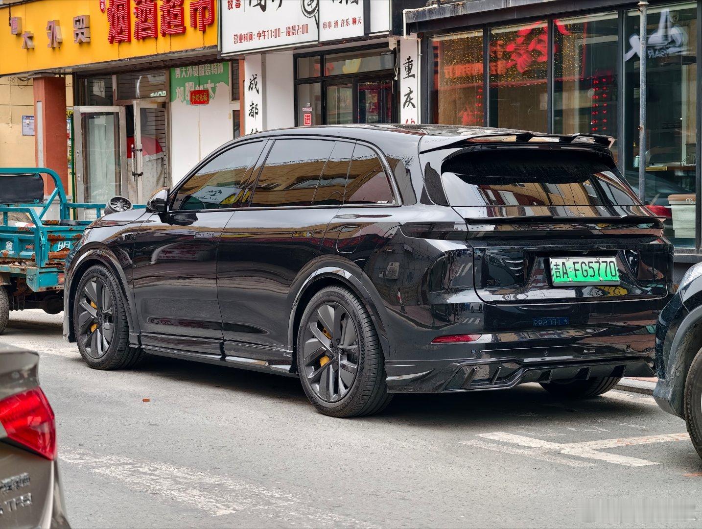 长春这边，新能源比例还真不高。街上跑的多是蓝牌，除了网约车，理想是能见度最高的，
