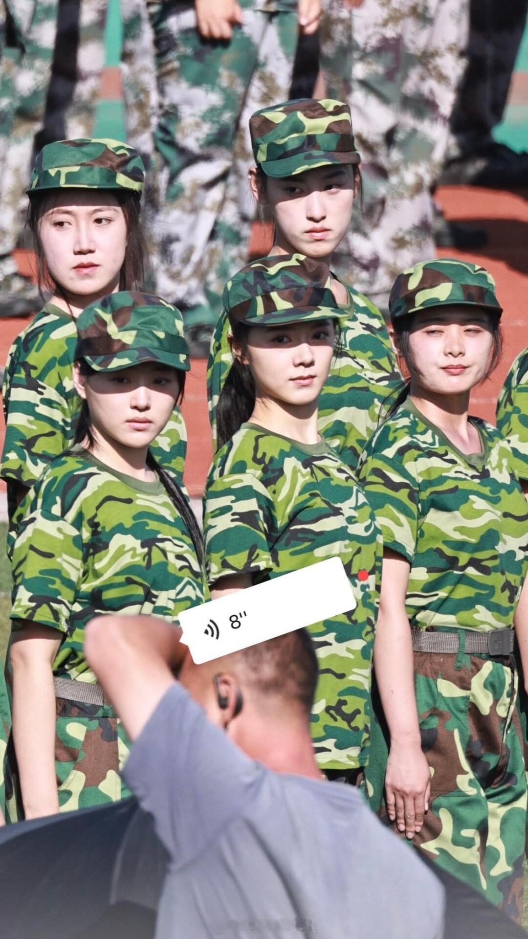 #赵今麦樱桃琥珀军训路透# 麦麦你美！ ​​​