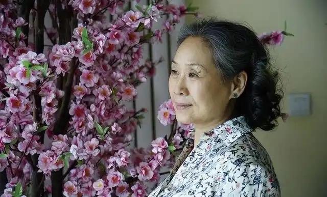 河南69岁奶奶活成大女主年入200万：轮椅困不住野心，平凡人也能逆袭人生

你有