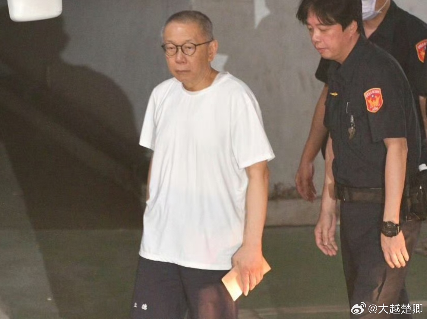 柯文哲以7000万新台币获得保释回家，结束逾1年的拘押禁见。 ​​​