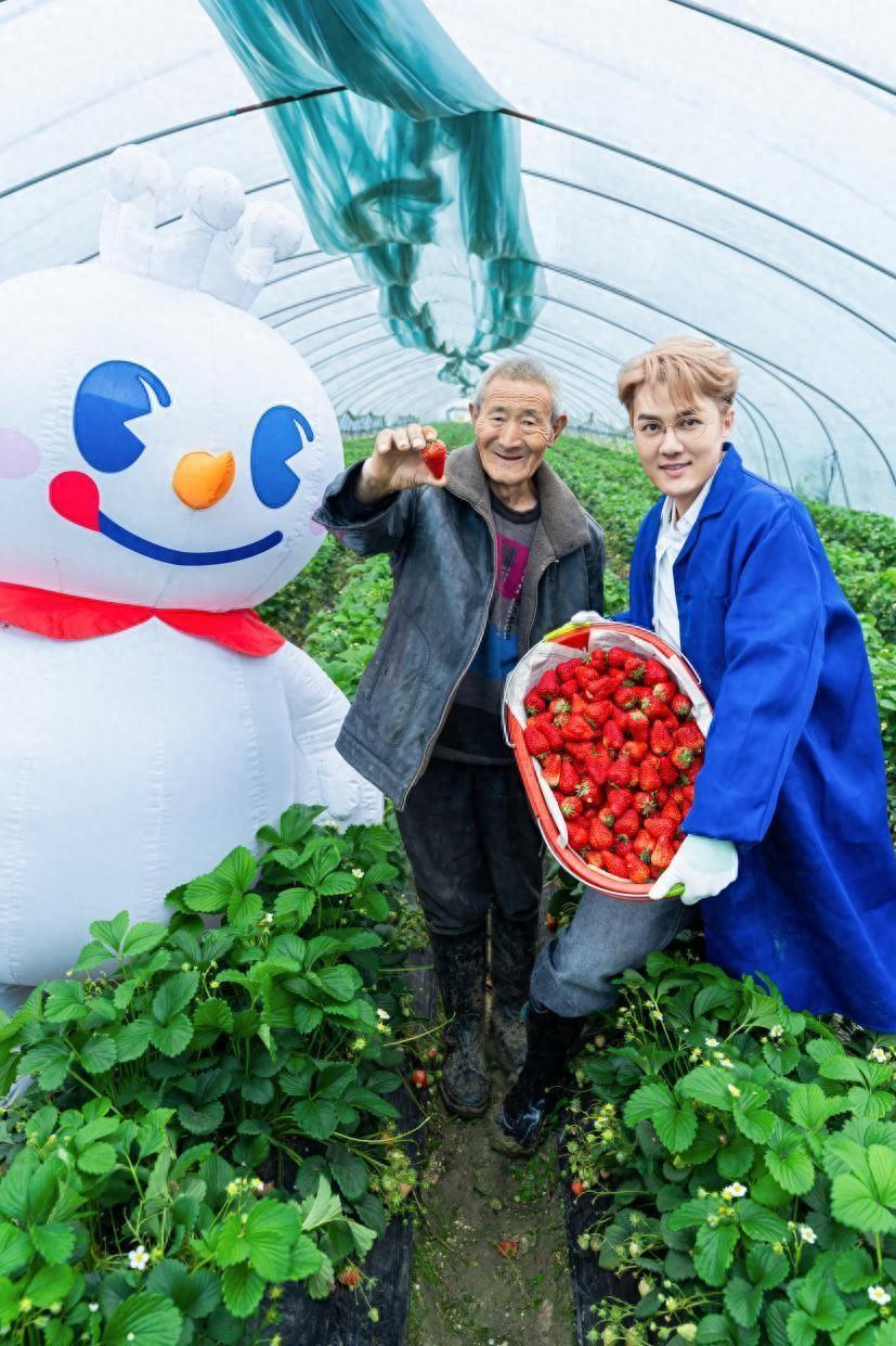 吴克群，做了一件大事！

一向低调的歌手吴克群，突然冲上了热搜。这次不是因为发新