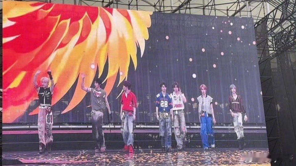 tf家族新音舞台状态时代少年团新音出场状态 tf家族今晚新音状态🈶  此时此刻