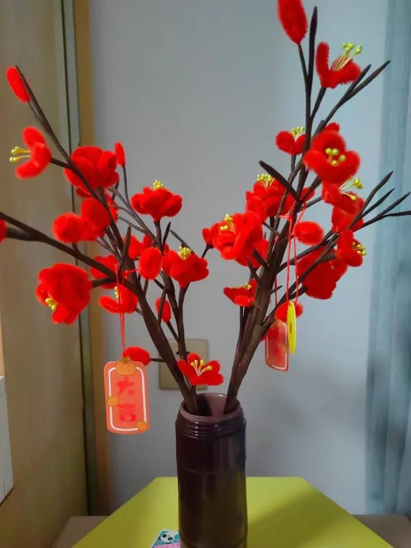人到中年时读书的意义，或许比年轻时更深刻、更贴近生命本质。它不再是单纯的知识积累