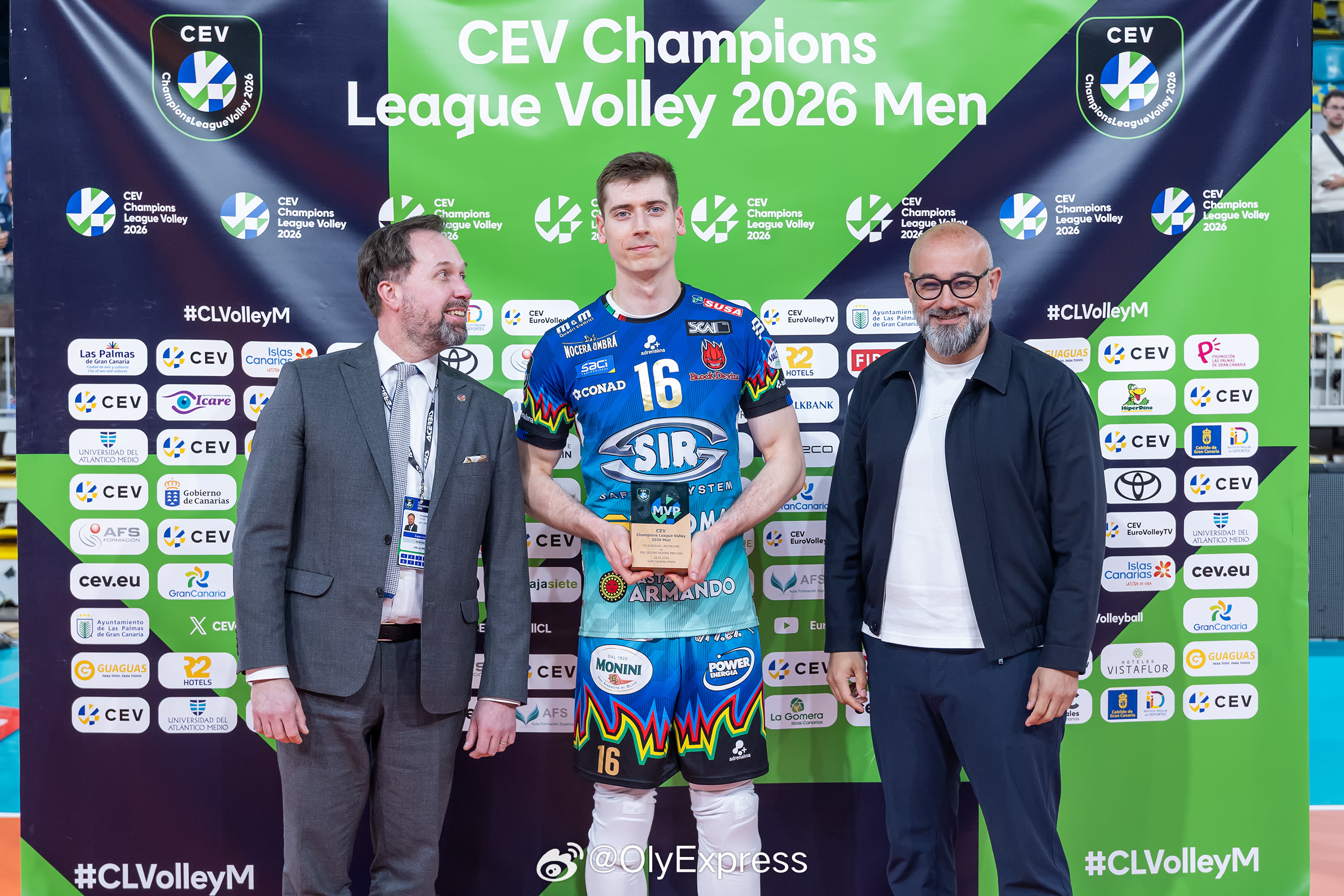 【欧冠男排1/4决赛I佩鲁贾3-2险胜拉斯帕尔马斯 10人得分上双】国际排坛战报