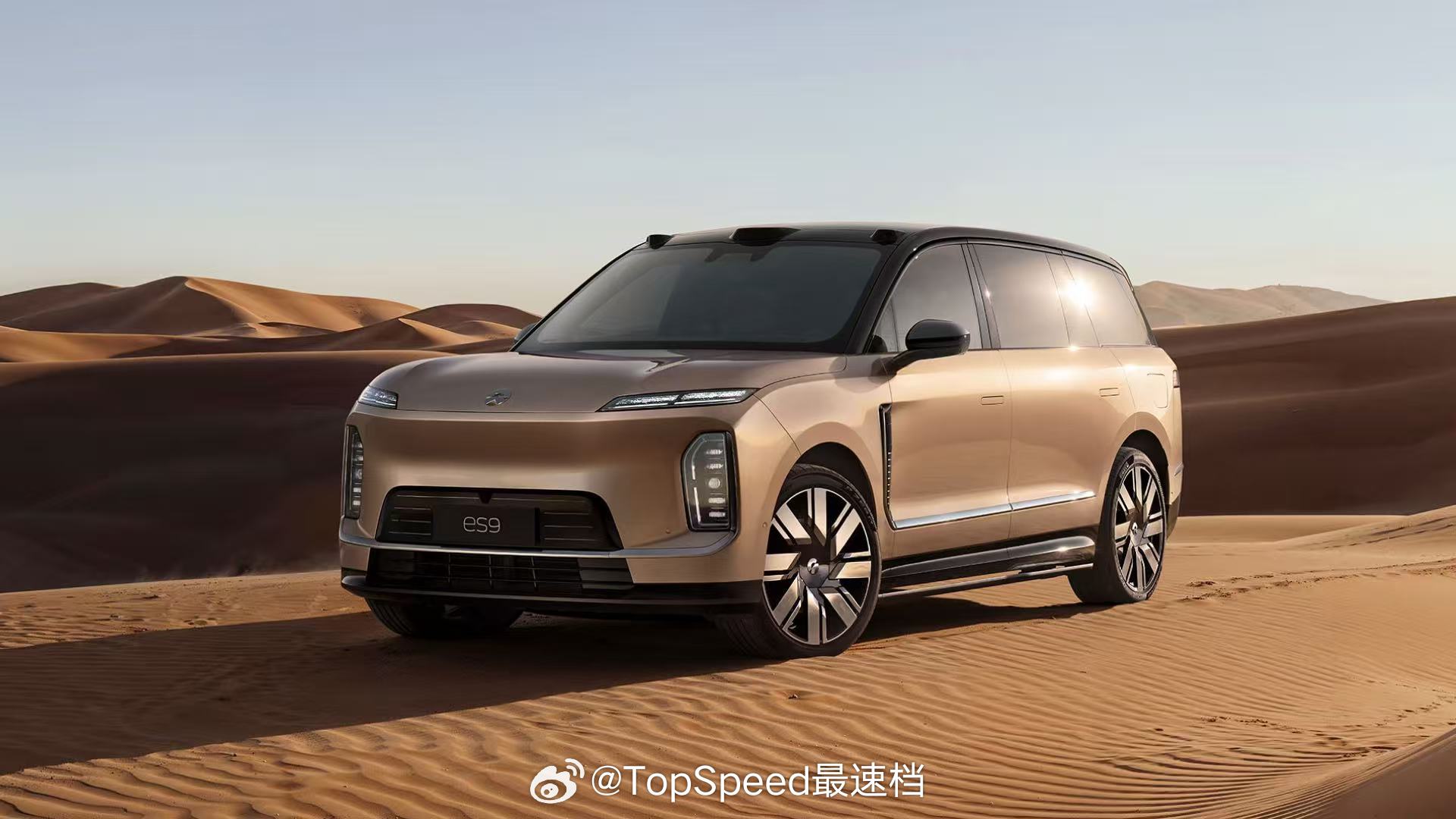蔚来ES9全新旗舰SUV，长宽高分别为5365/2029/1870mm，轴距为3