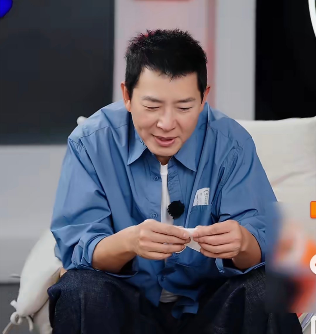 没有惊天动地的壮举，日复一日默默坚持才最动人。把无数孤苦的孩子护在羽翼下，熬过无
