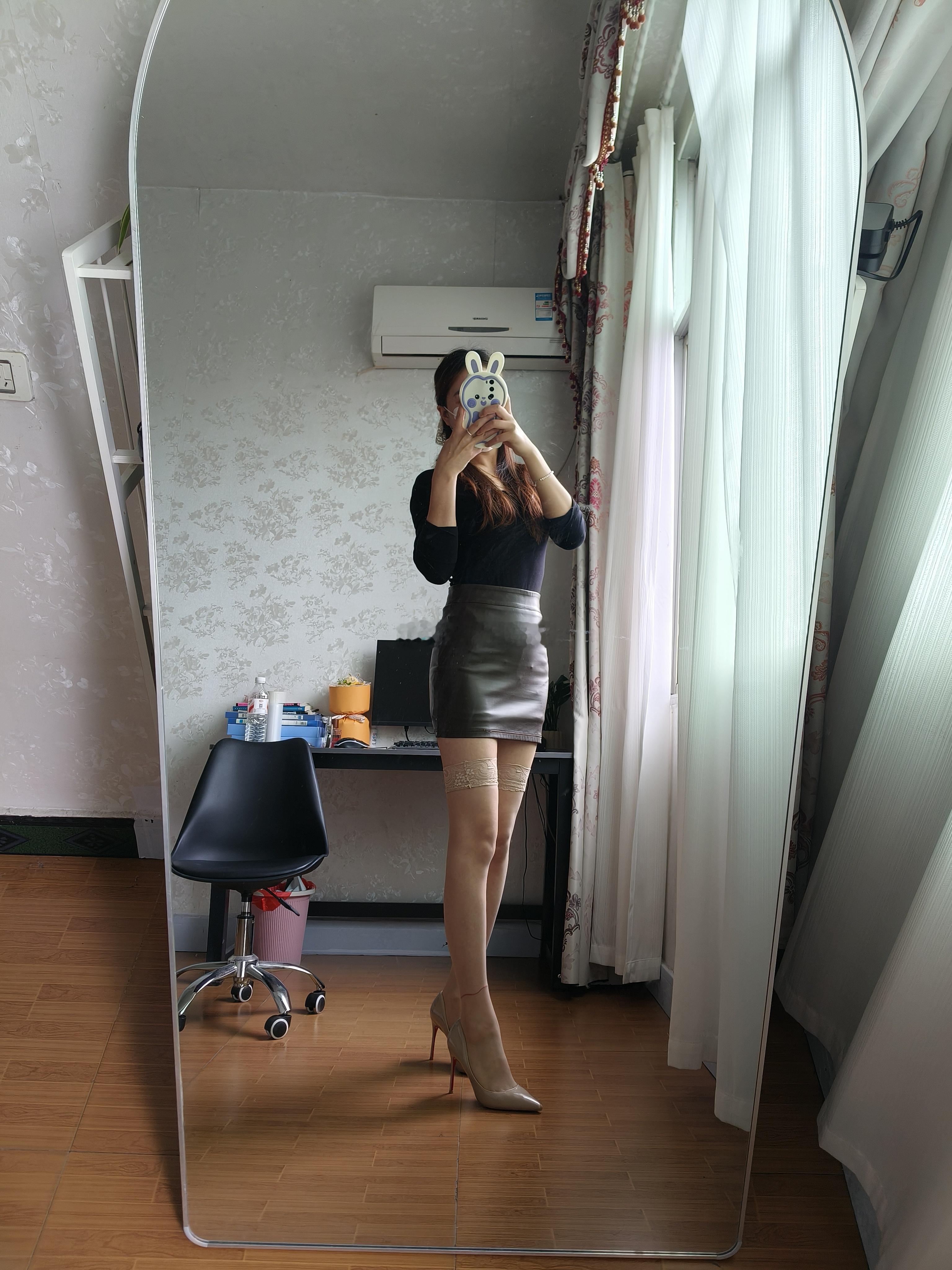 今天也是镜子前的“腿精”营业日！ 