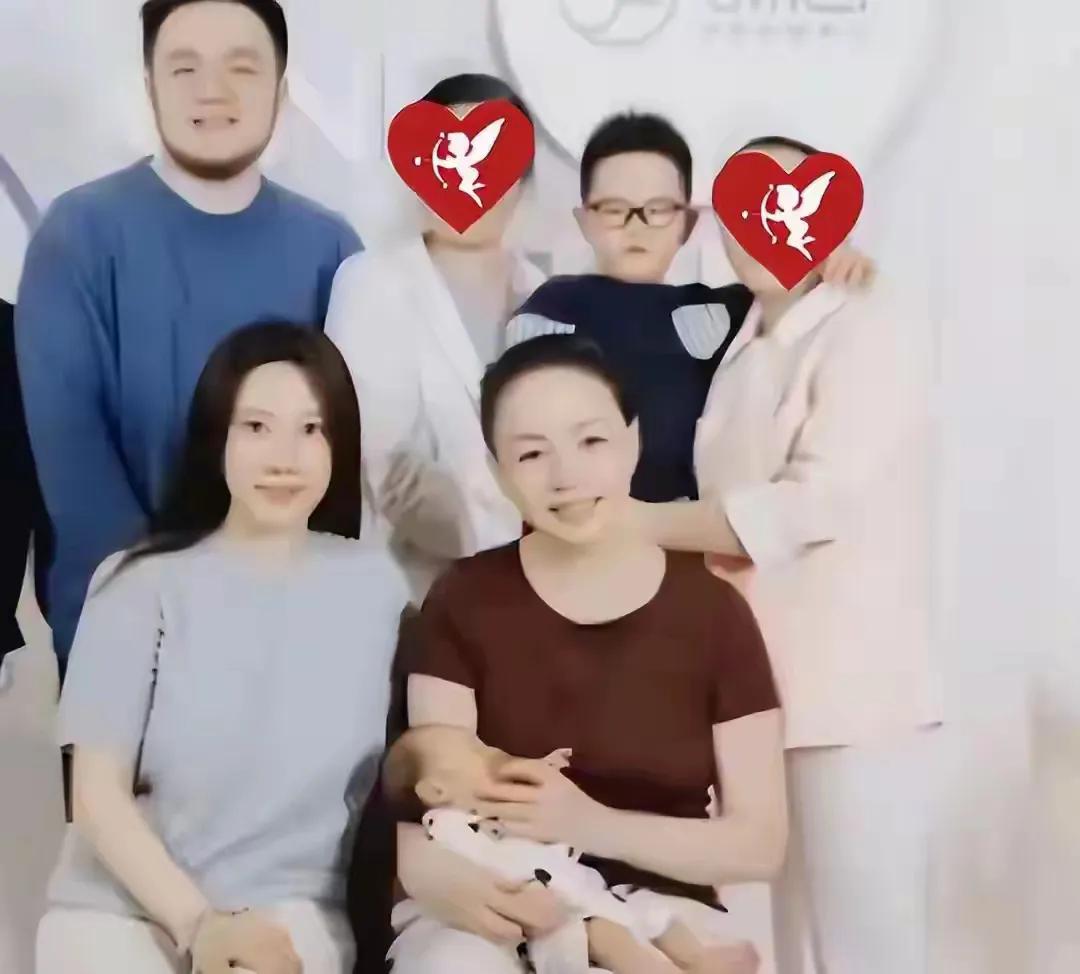 巴图给两个儿子起名为宋一鸣、宋一骁，让两个孩子不随自己姓英，而是随奶奶宋丹丹的姓