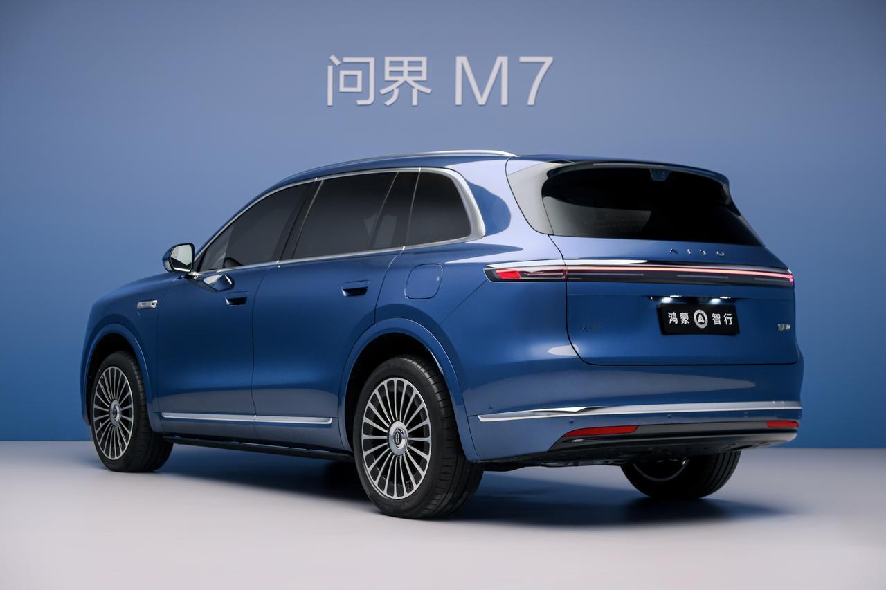 主驾也能“躺平”，全新问界M7把舒适玩明白了
成都车展上新车不少，但真正让驾驶者
