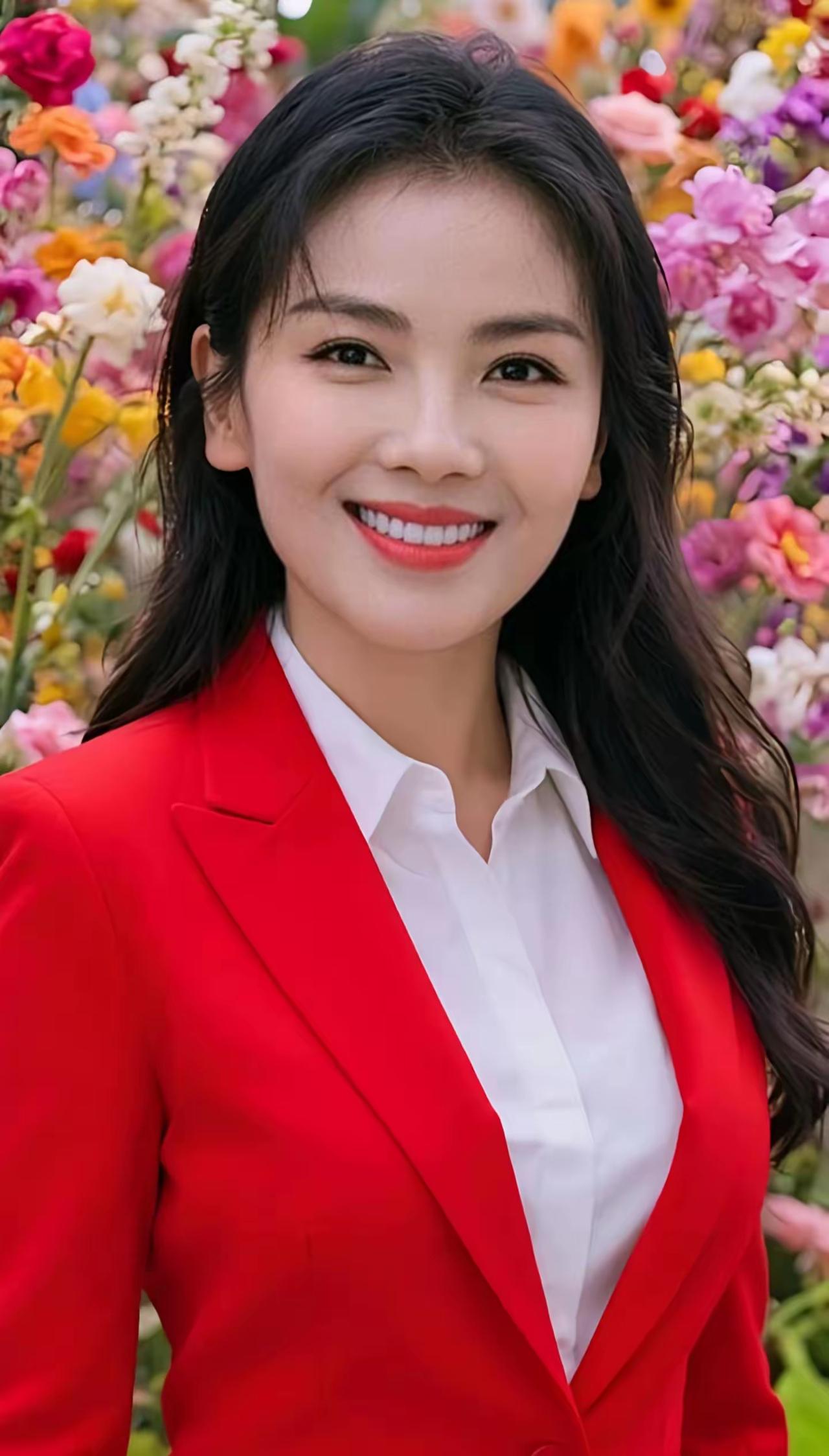 有人说:“她是刘涛”，有人说不是，我也不知道到底是不是，你说呢？