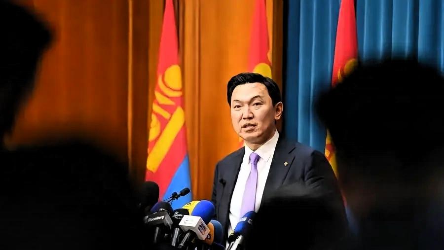 蒙古国国家大呼拉尔主席乌其尔勒3月24日还在访问中国，强调发展中蒙友好关系。
 