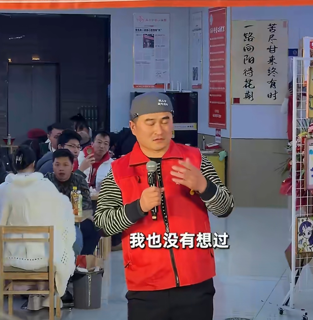 青岛爱心面馆重开1周卖超千碗面一碗面，一座城，无限温情！青岛这位坚强父亲重开爱心