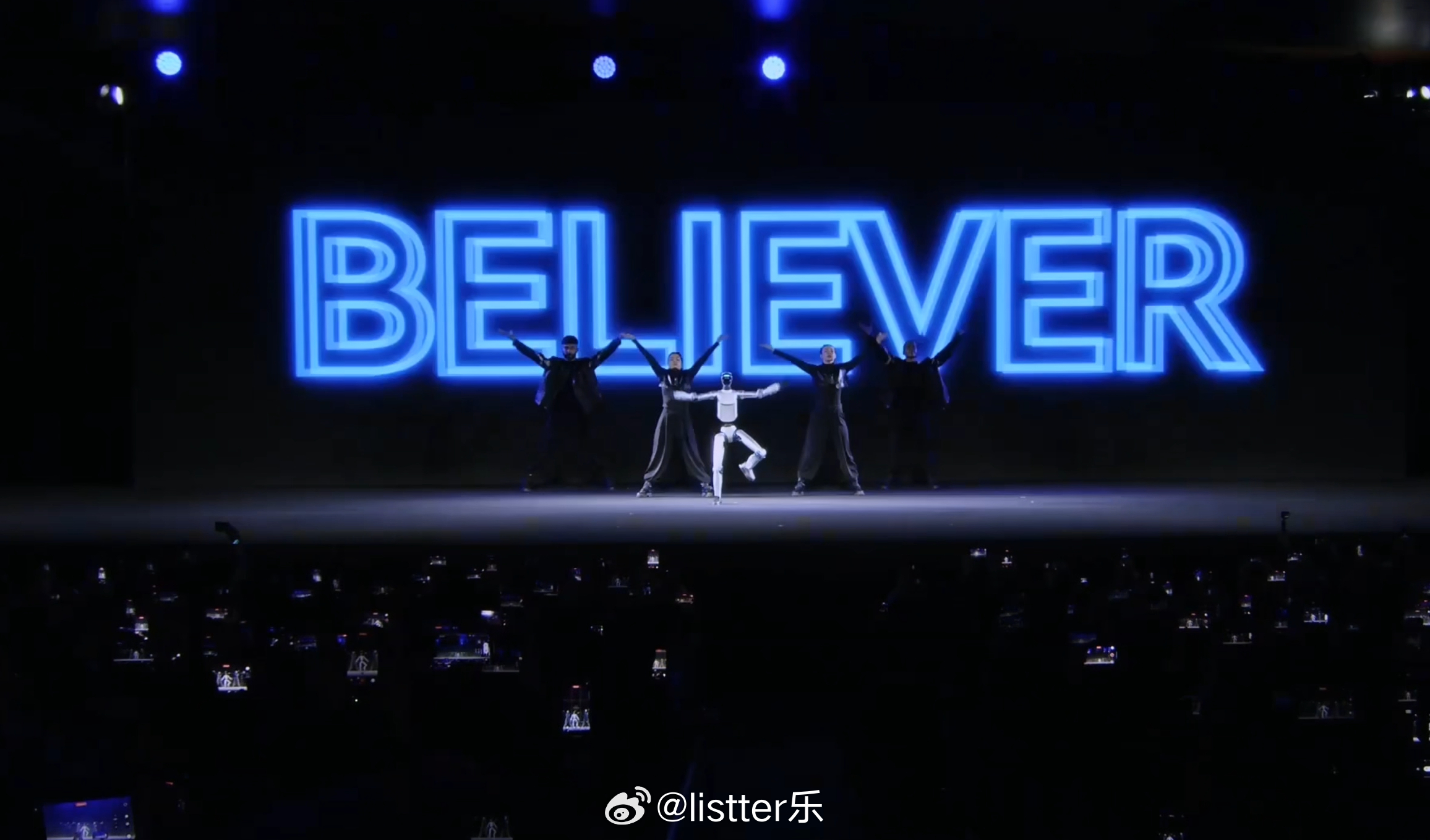 相信大家最近都被央视春晚的机器人跳舞给震撼到了，没想到这次荣耀把科技春晚搬到了M