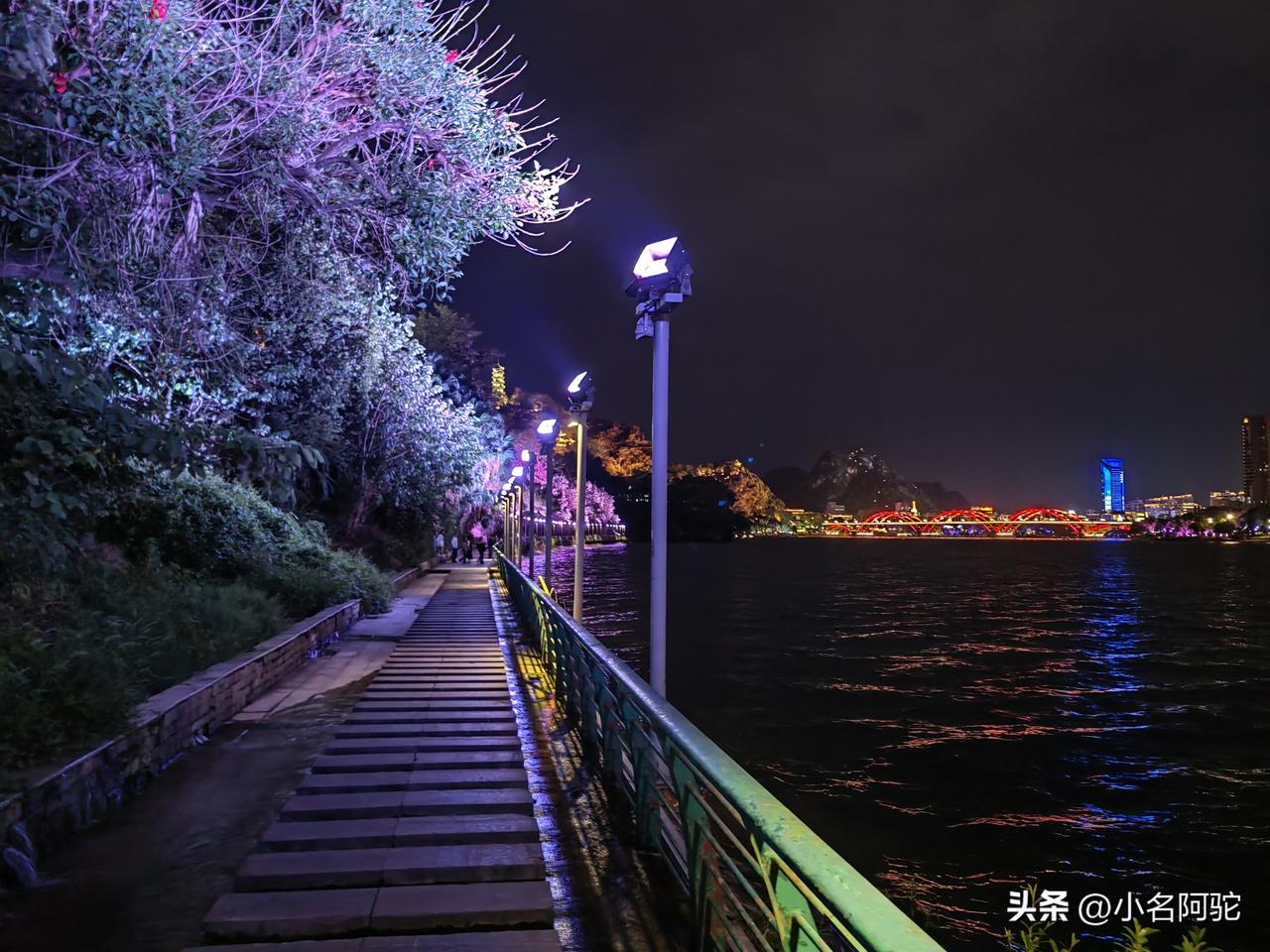 别去比了。
解散，休整，打破现有的秩序，从民间做起，从零开始，五年后卷土重来，，