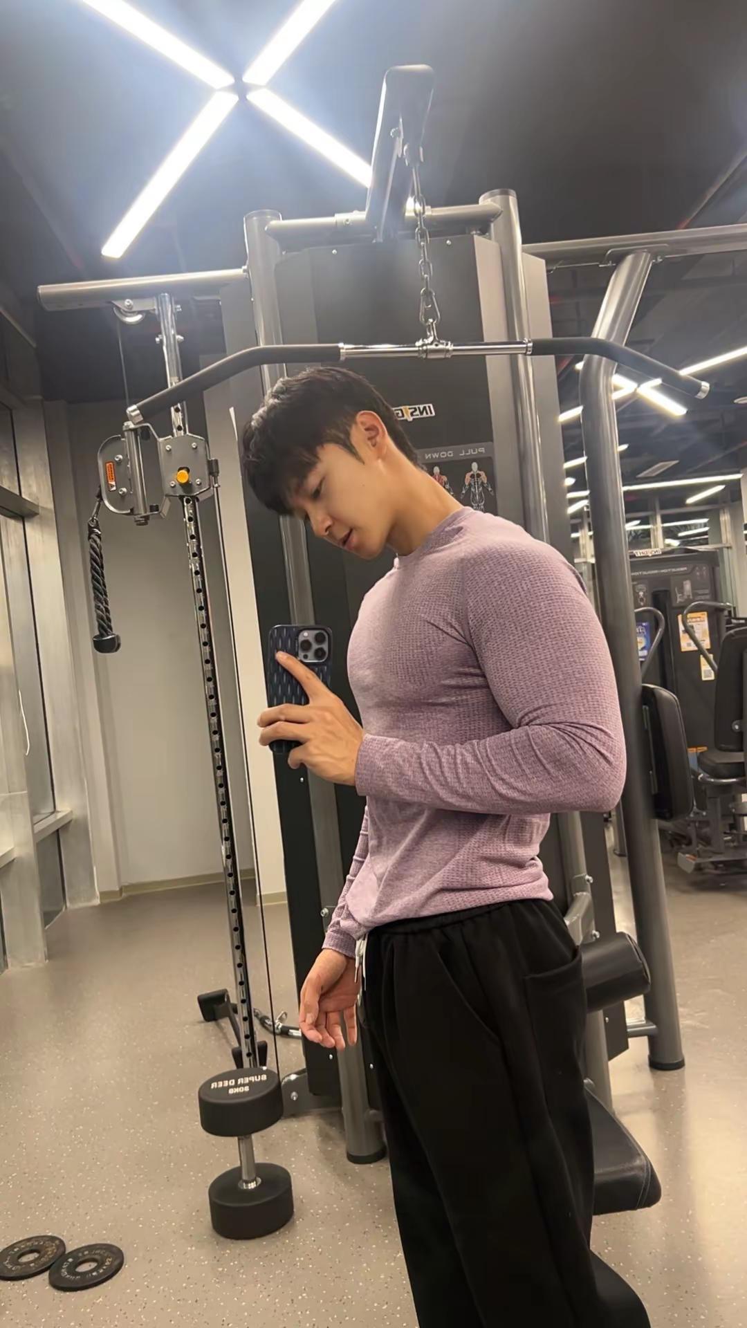 妹妹说紫色很有韵味穿搭