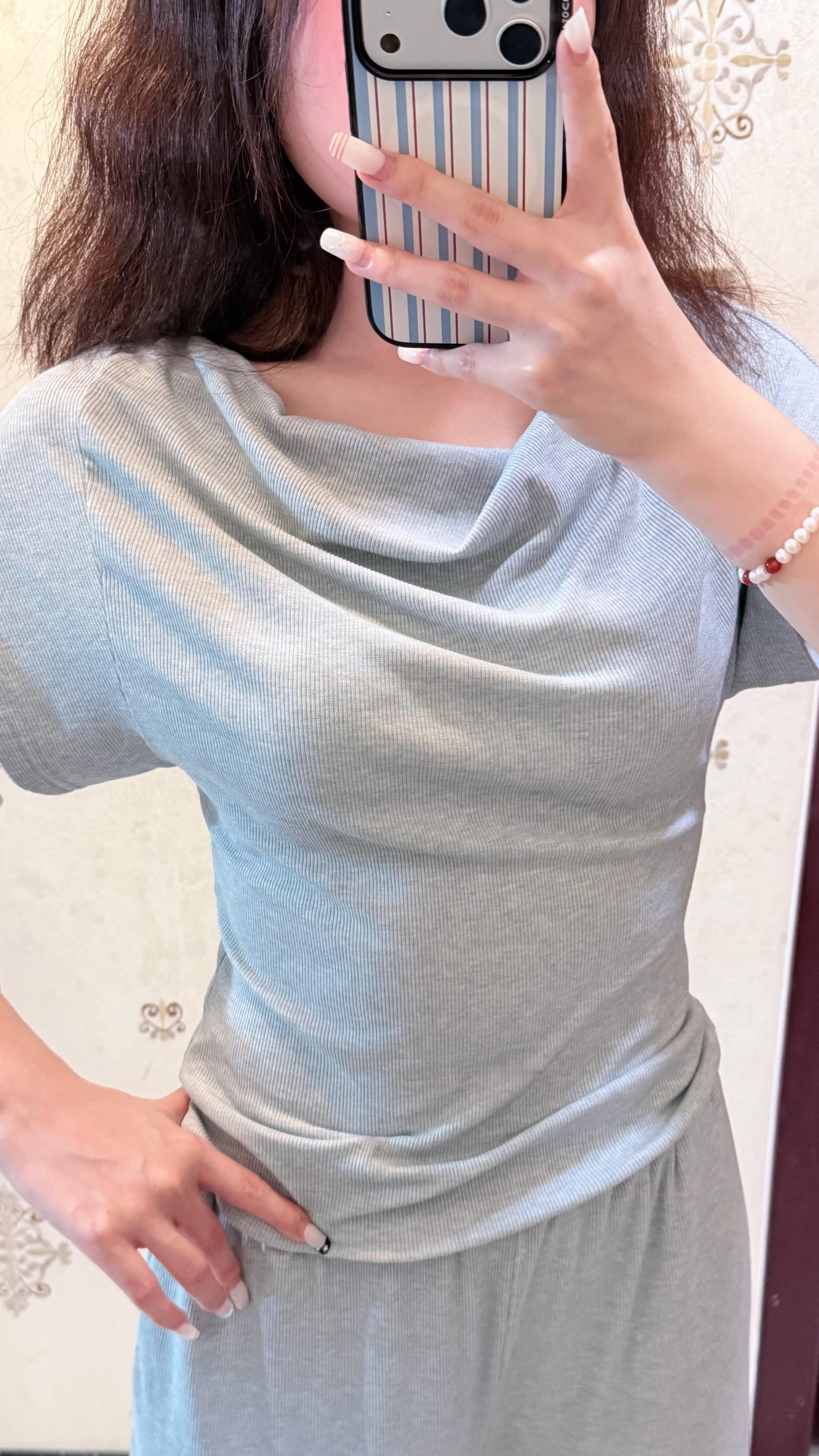 完全陷在美人鱼lily家的懒人套装里这次是浅蓝灰！上次那个绿色的也无敌好看 复购
