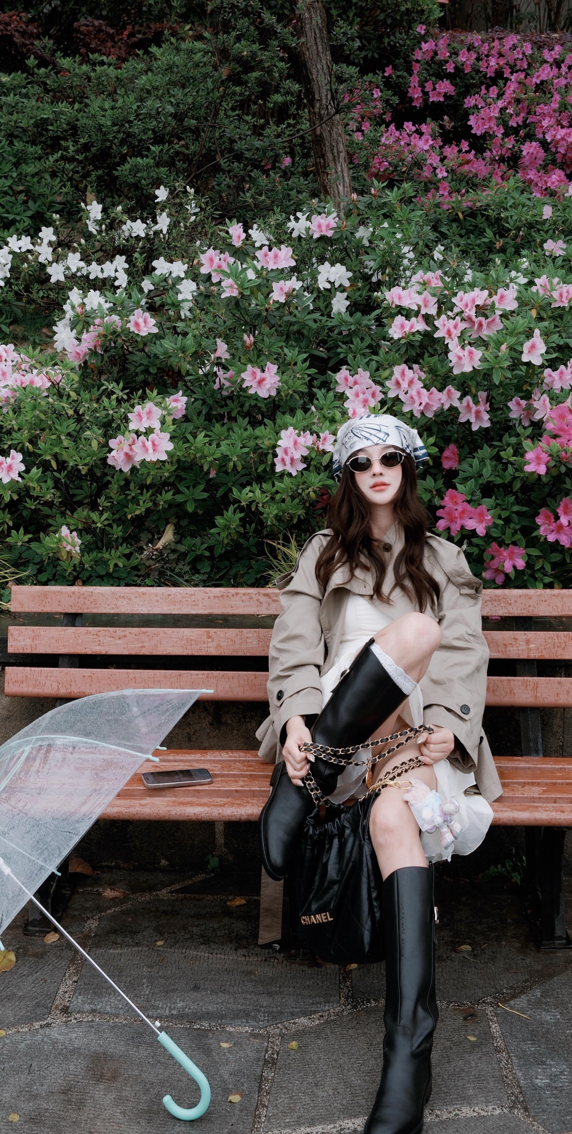 既然躲不过那场雨 那就尽情享受吧。