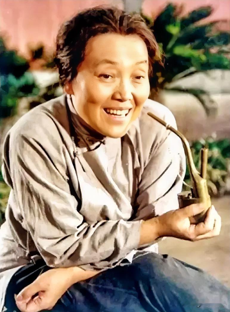 大家还记得这位女演员吗？
没想到她已去世25年了，她长得很耐看，虽然没有王馥荔那