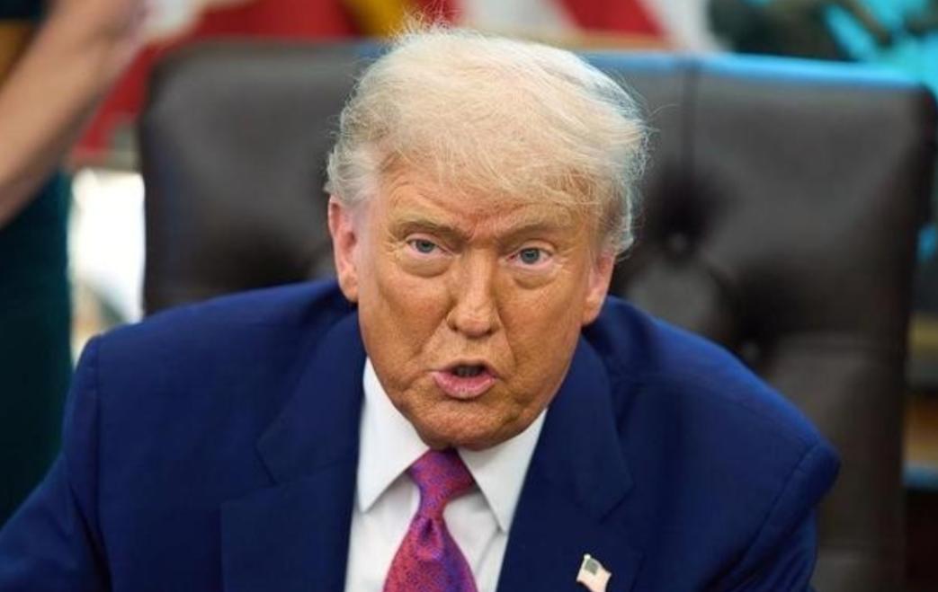 特朗普扬言“轰炸北京”？很多人以为这是美军即将动手的战争信号。错了！真相是，这恰