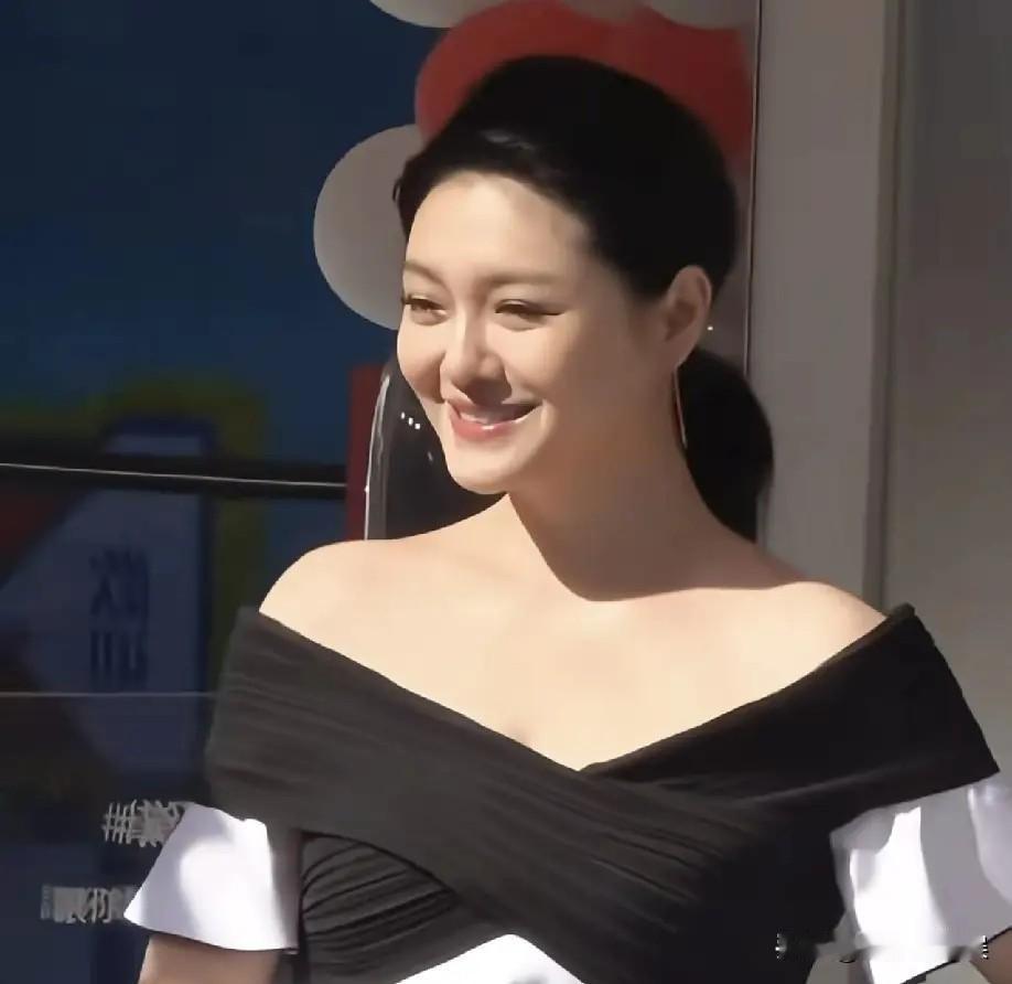 大s离世真的很可惜，两个年幼的孩子原本是最需要妈妈的时候
女人真的要很爱惜自己身