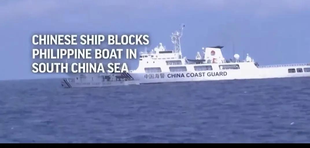 我海警舰强力驱逐“菲佣”海警船，想碰瓷儿？我们必须要其明白什么叫拳头硬。

据菲