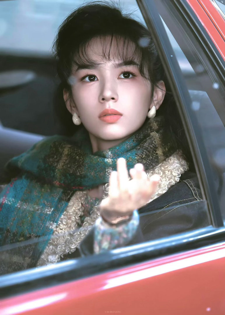 女人你引起了周也的注意你好1983 大傻霞为了引起晓兰注意，确实挺拼。晓兰也够狠