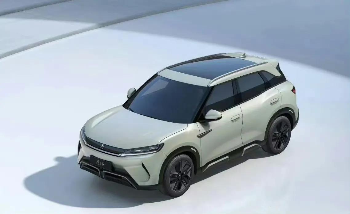 比亚迪又推出了新车，叫元UP，价格从9.68万起，真的非常划算。比亚迪在供应链和