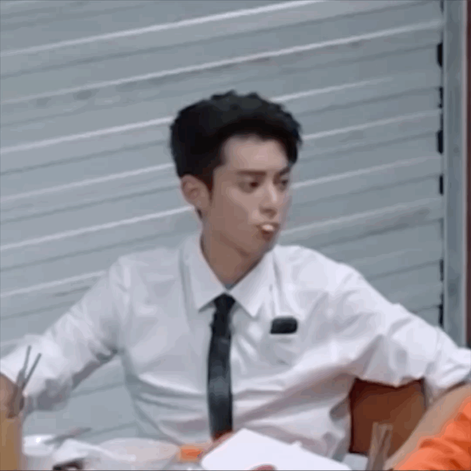 今天跟着学院在附近一个村里调研，我心心念念想买村里的番薯干哈哈哈哈哈（不务正业 